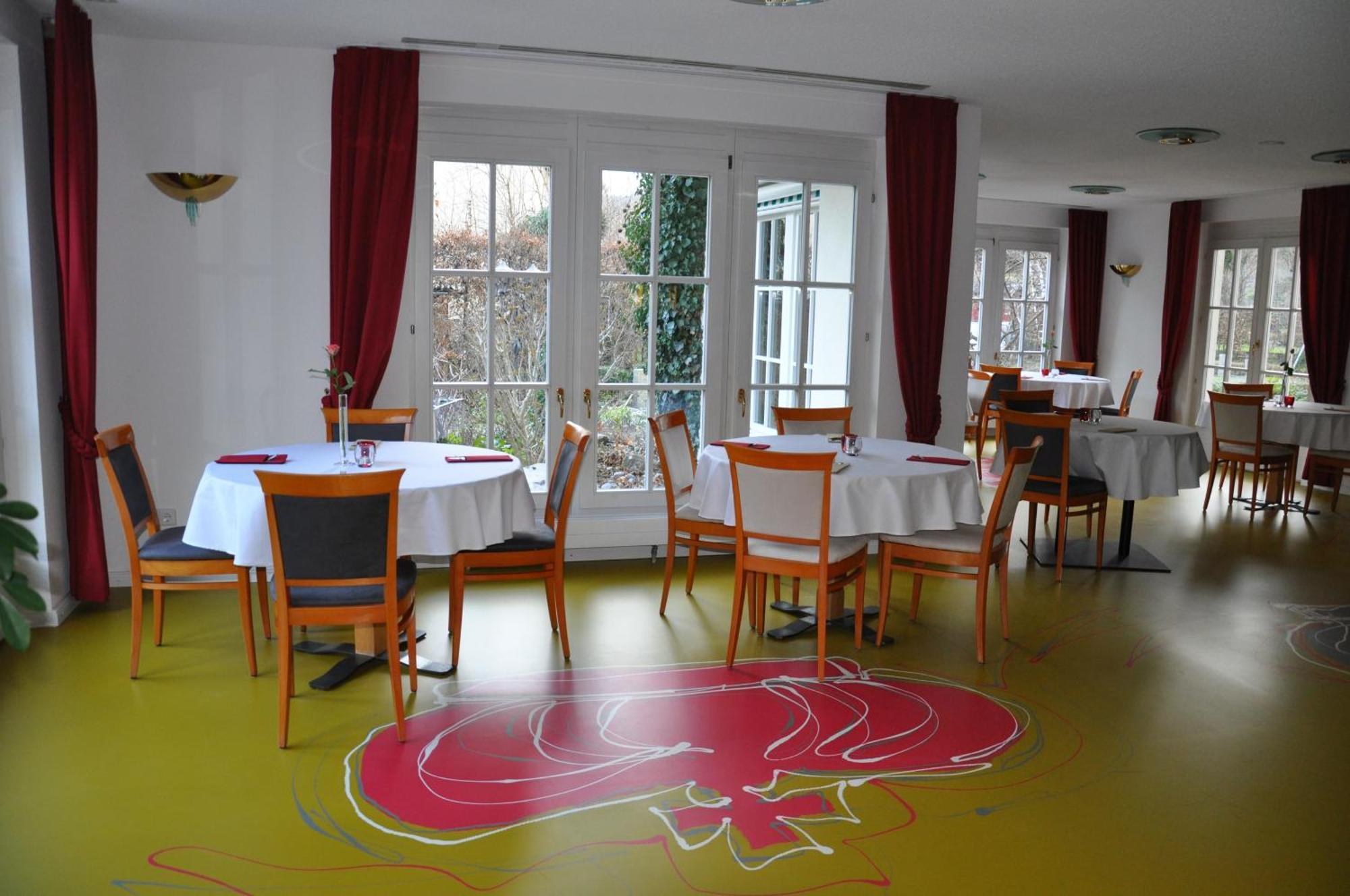 Hotel Krone Ueberlingen Am Ried Singen Bagian luar foto