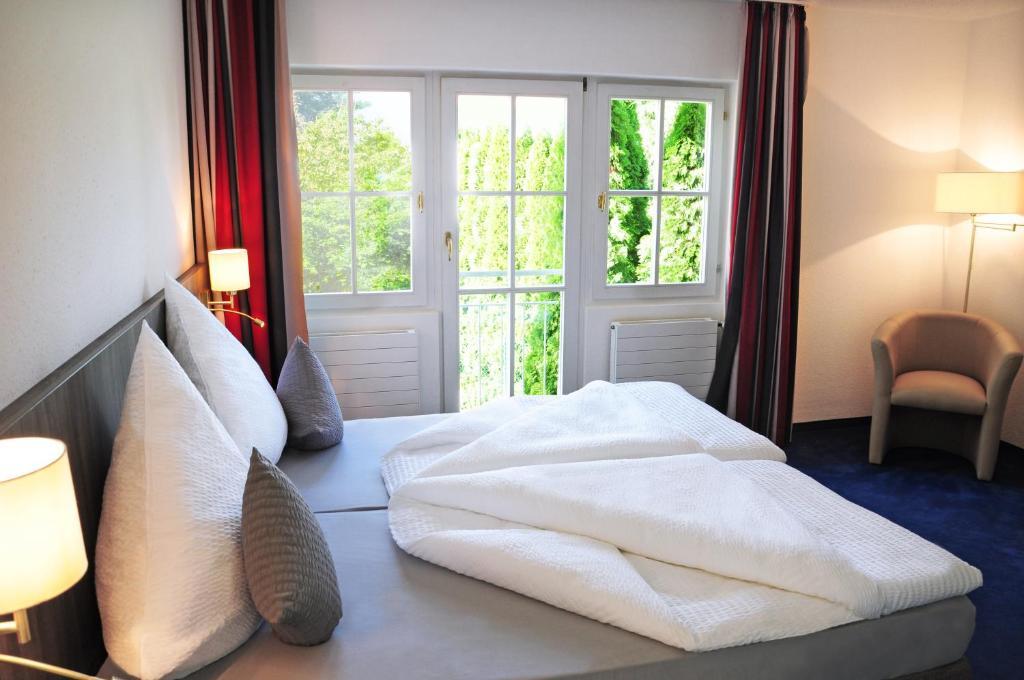 Hotel Krone Ueberlingen Am Ried Singen Bagian luar foto
