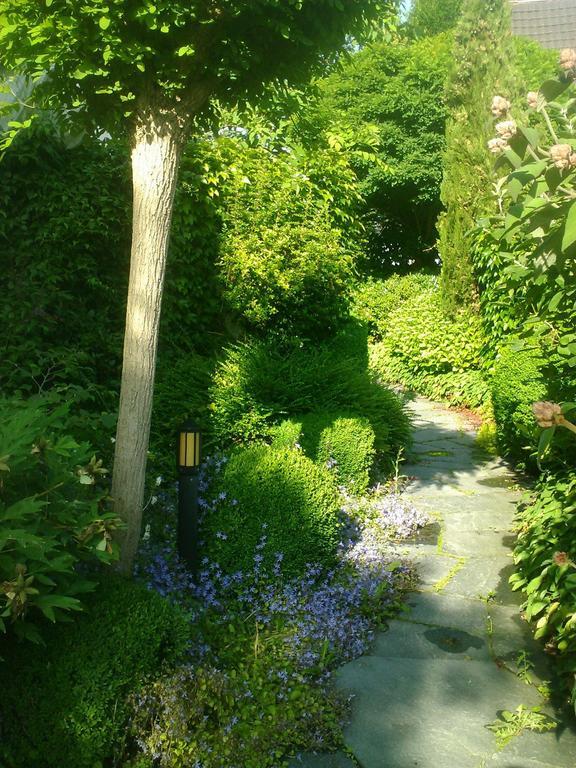 Hotel Krone Ueberlingen Am Ried Singen Bagian luar foto