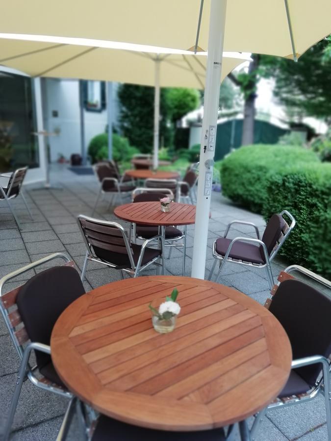 Hotel Krone Ueberlingen Am Ried Singen Bagian luar foto