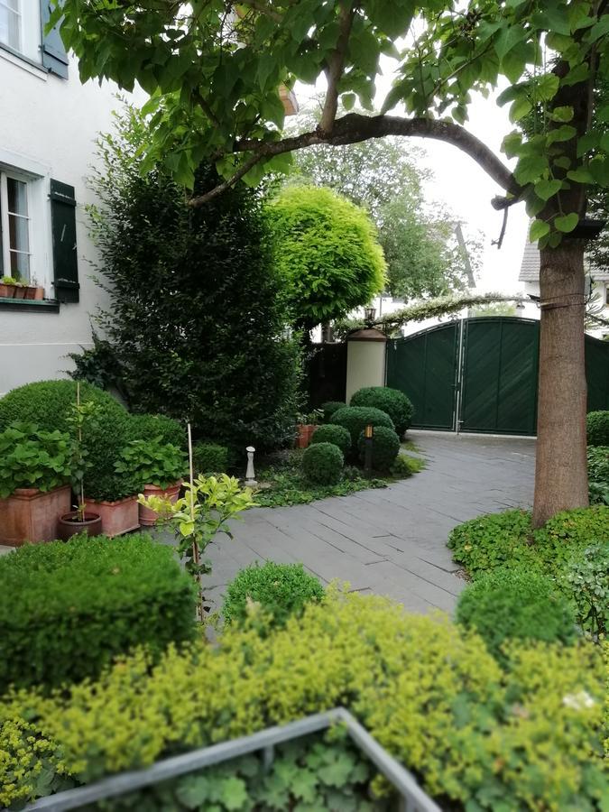 Hotel Krone Ueberlingen Am Ried Singen Bagian luar foto